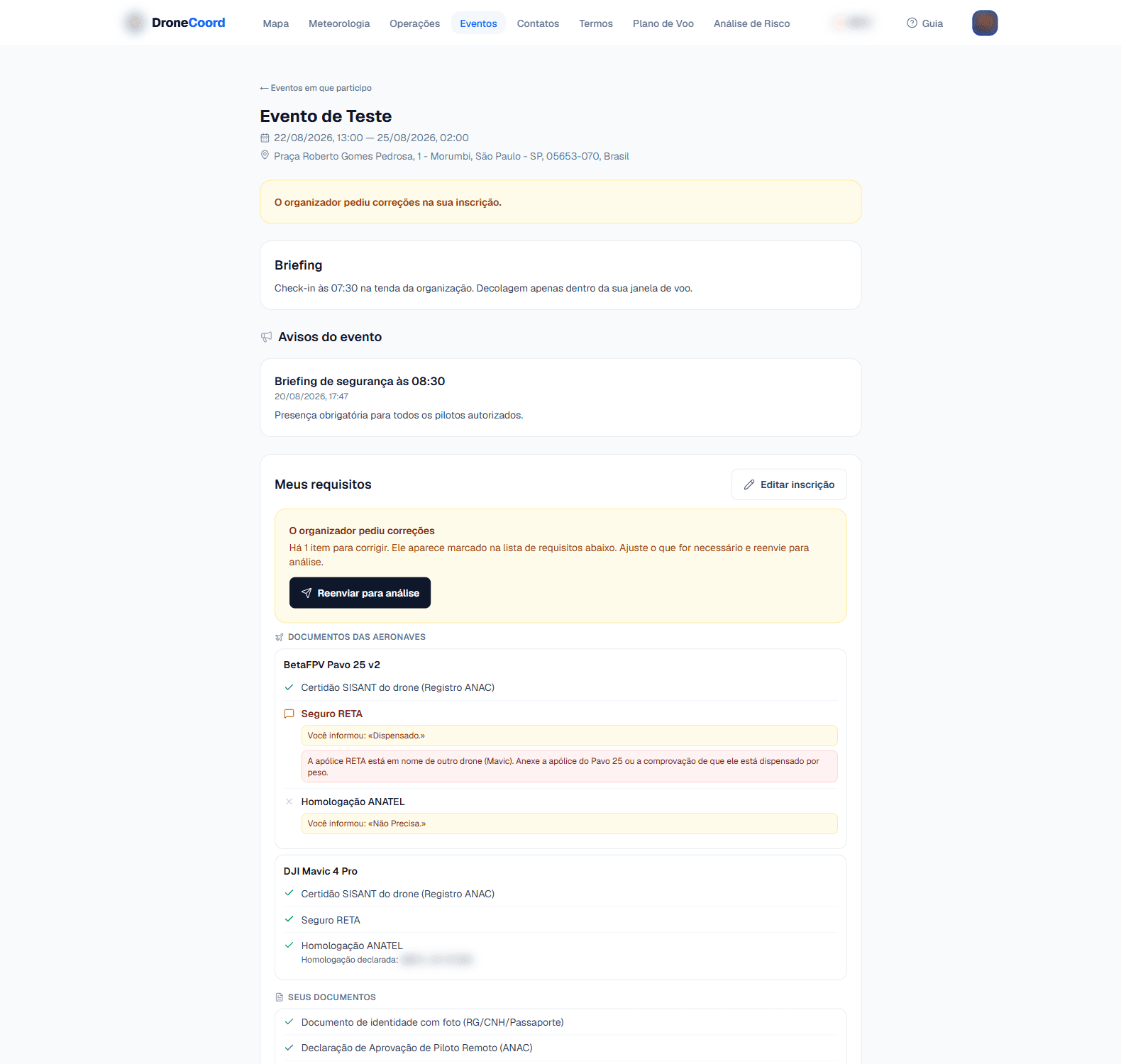 Painel do piloto com a inscrição devolvida: faixa de correções, botão de reenviar e o item apontado em vermelho com o comentário do organizador.